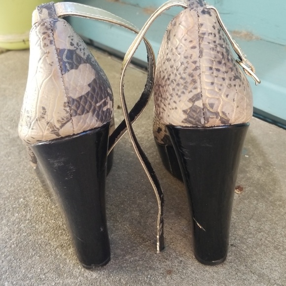 Wedge - Picture 3 of 8